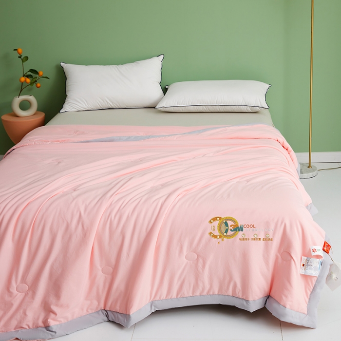 91家纺网 家纺一手货源 找家纺 伊被源 2023新款26℃小凉皮蚕蛹蛋白夏被 玫瑰粉