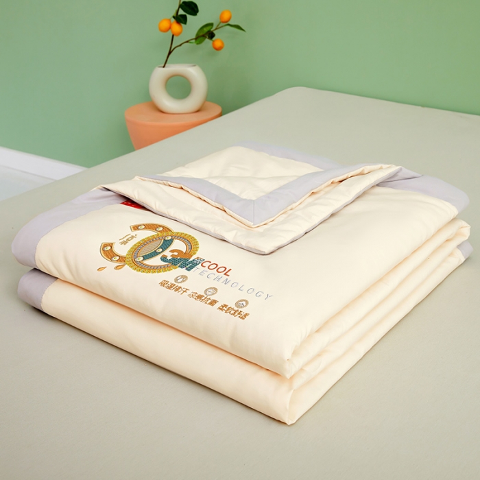 91家纺网 家纺一手货源 找家纺 伊被源 2023新款26℃小凉皮蚕蛹蛋白夏被 奶油黄