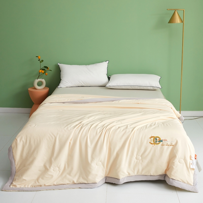 91家纺网 家纺一手货源 找家纺 伊被源 2023新款26℃小凉皮蚕蛹蛋白夏被 奶油黄