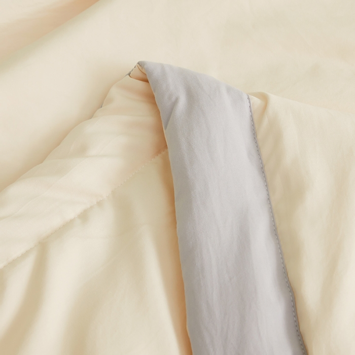 91家纺网 家纺一手货源 找家纺 伊被源 2023新款26℃小凉皮蚕蛹蛋白夏被 奶油黄