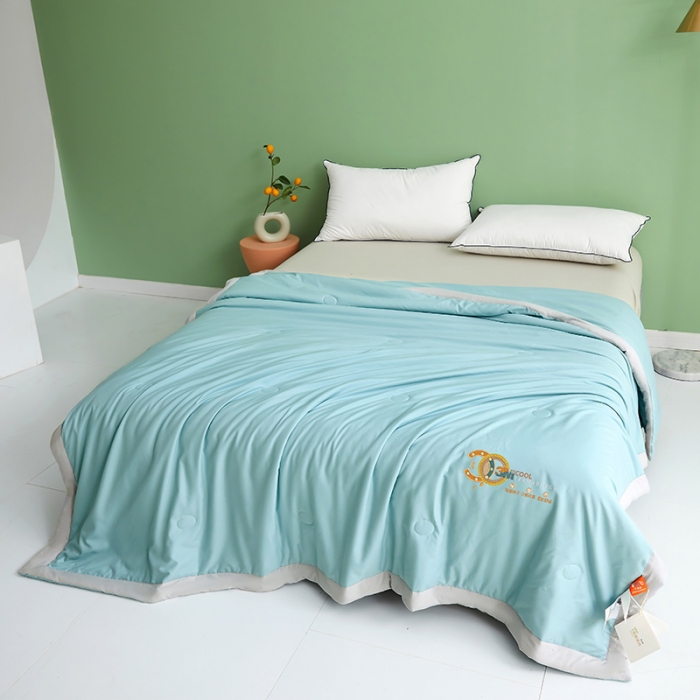 91家纺网 家纺一手货源 找家纺 伊被源 2023新款26℃小凉皮蚕蛹蛋白夏被 宁静蓝