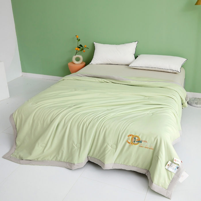 91家纺网 家纺一手货源 找家纺 伊被源 2023新款26℃小凉皮蚕蛹蛋白夏被 青果绿