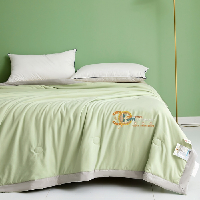 91家纺网 家纺一手货源 找家纺 伊被源 2023新款26℃小凉皮蚕蛹蛋白夏被 青果绿