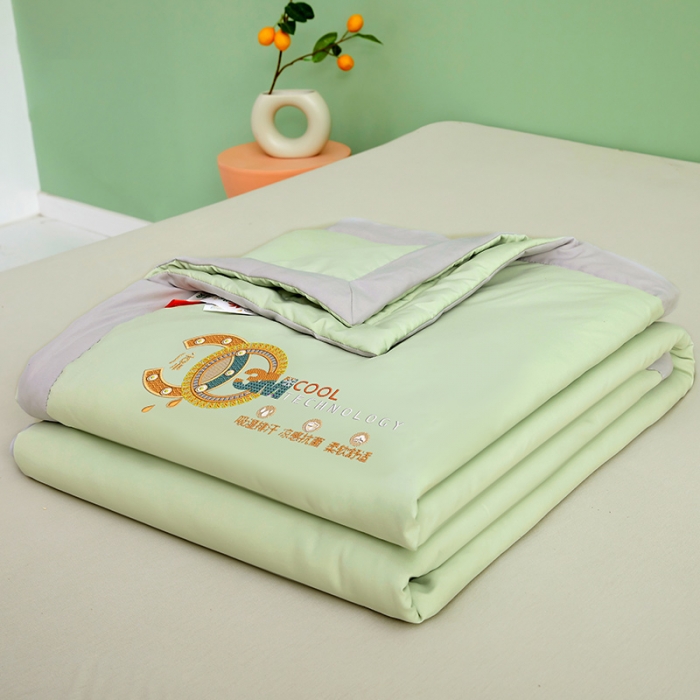 91家纺网 家纺一手货源 找家纺 伊被源 2023新款26℃小凉皮蚕蛹蛋白夏被 青果绿