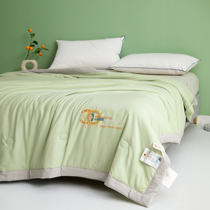 91家纺网 家纺一手货源 找家纺 伊被源 2023新款26℃小凉皮蚕蛹蛋白夏被 青果绿