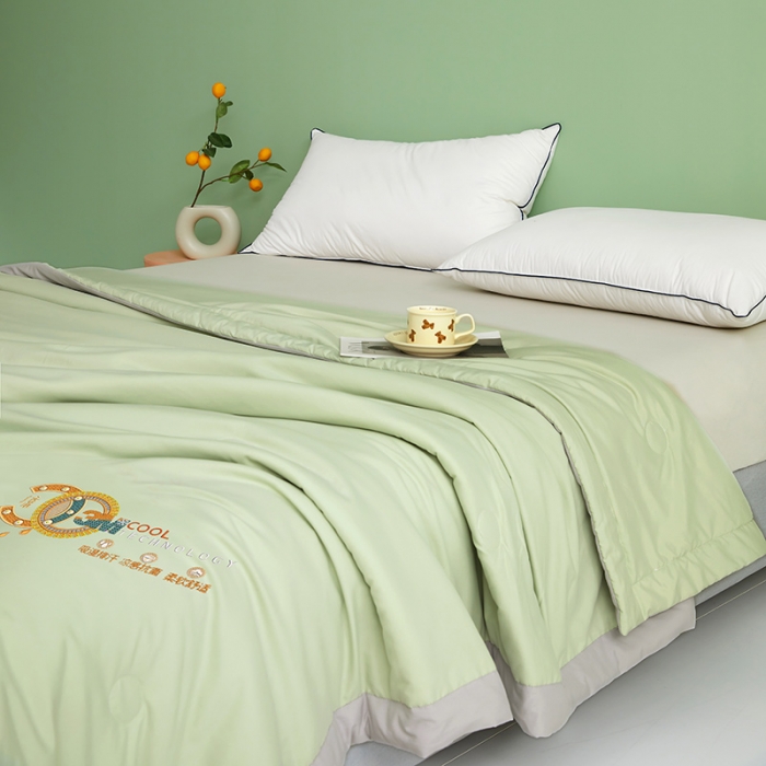 91家纺网 家纺一手货源 找家纺 伊被源 2023新款26℃小凉皮蚕蛹蛋白夏被 青果绿