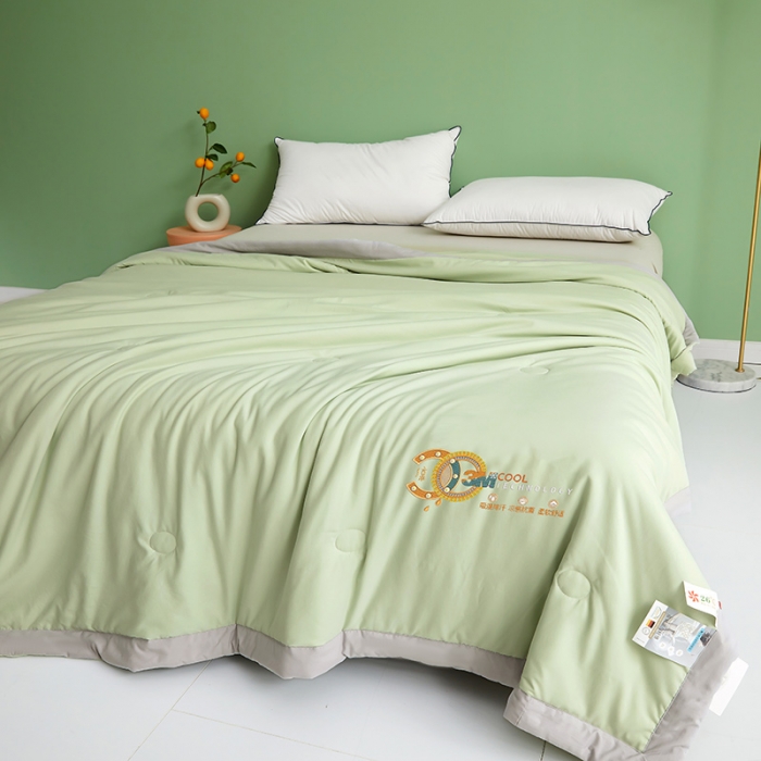 91家纺网 家纺一手货源 找家纺 伊被源 2023新款26℃小凉皮蚕蛹蛋白夏被 青果绿