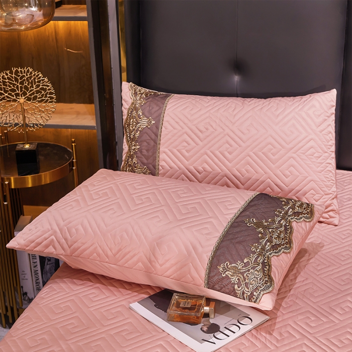 91家纺网 家纺一手货源 找家纺 罗艺轩 2024新款贡缎提花夹棉床裙尊享系列三件套 凝脂玉