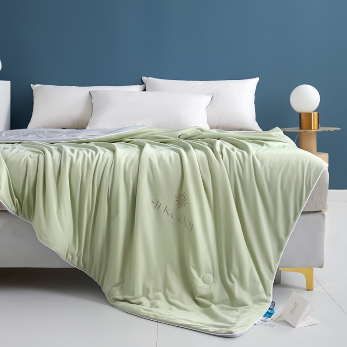 91家纺网 家纺一手货源 找家纺 伊被源 新款弹力凉感丝夏被烫钻包边空调被单人双人夏被礼盒装-缪斯 缪斯-薄荷绿