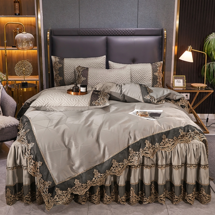 91家纺网 家纺一手货源 找家纺 罗艺轩 2024新款贡缎提花夹棉床裙尊享系列四件套冰灿银