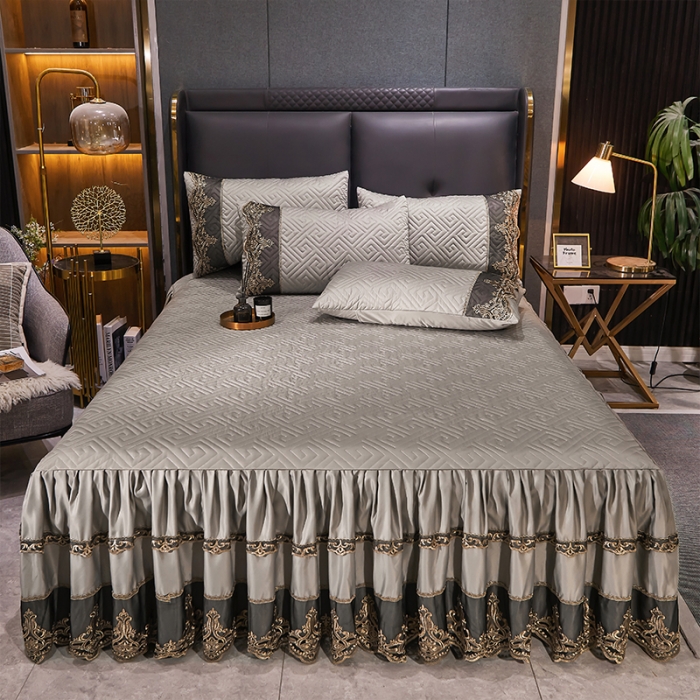 91家纺网 家纺一手货源 找家纺 罗艺轩 2024新款贡缎提花夹棉床裙尊享系列四件套冰灿银