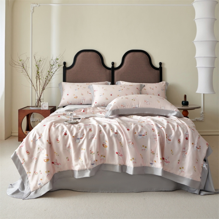 91家纺网 家纺一手货源 找家纺 2023新款印花天丝夏被四件套 萌兔 粉