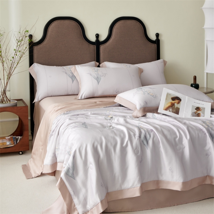 91家纺网 家纺一手货源 找家纺 2023新款印花天丝夏被四件套 暮雨