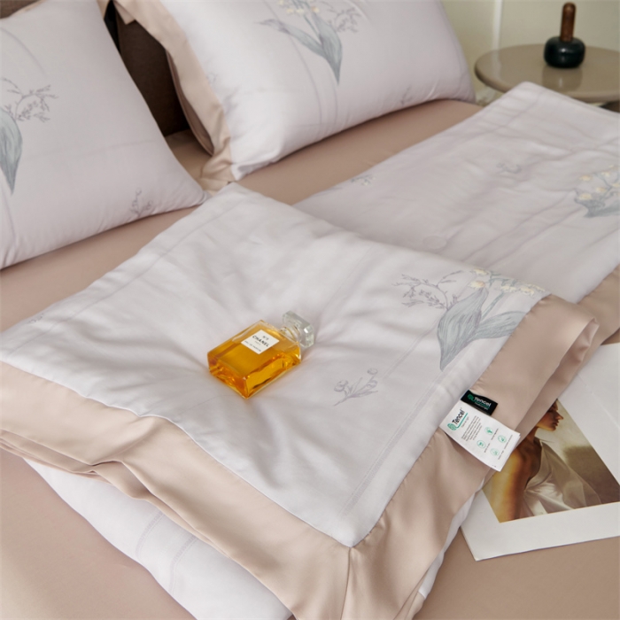 91家纺网 家纺一手货源 找家纺 2023新款印花天丝夏被四件套 暮雨