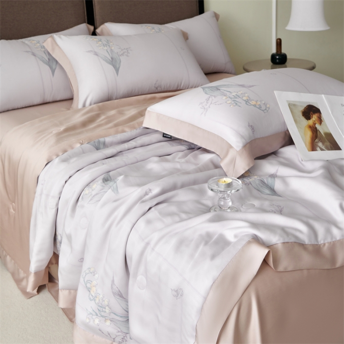 91家纺网 家纺一手货源 找家纺 2023新款印花天丝夏被四件套 暮雨