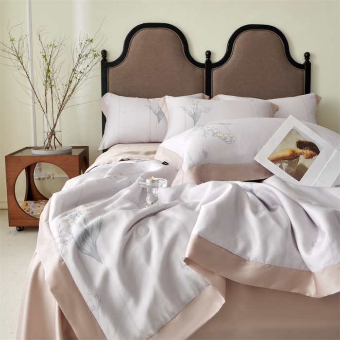 91家纺网 家纺一手货源 找家纺 2023新款印花天丝夏被四件套 暮雨