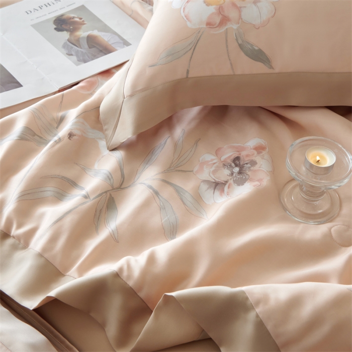 91家纺网 家纺一手货源 找家纺 2023新款印花天丝夏被四件套 音雅 玉色