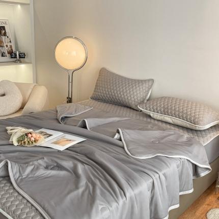 91家纺网 家纺一手货源 找家纺 欧邦  新款纯色凉感丝乳胶床笠款夏被四件套 高级灰