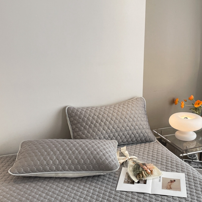 91家纺网 家纺一手货源 找家纺 欧邦  新款纯色凉感丝乳胶床笠款夏被四件套 高级灰