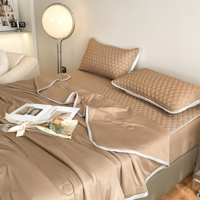 91家纺网 家纺一手货源 找家纺 欧邦  新款纯色凉感丝乳胶床笠款夏被四件套 蜜茶色