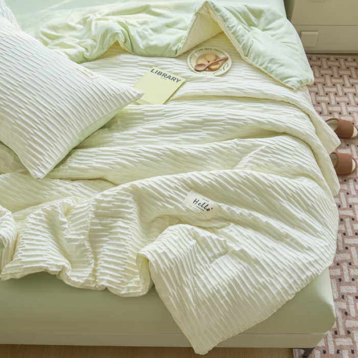 91家纺网 家纺一手货源 找家纺 畅销被业2024新款直播爆款泡泡纱夏被夏凉被空调被四件套 米白