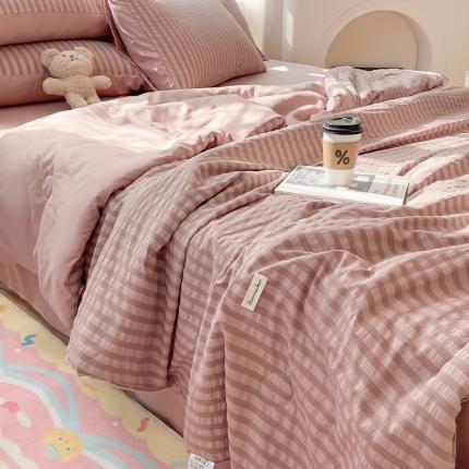91家纺网 家纺一手货源 找家纺 赫本家纺2025新款泡泡纱夏被 夏被四件套 粉咖