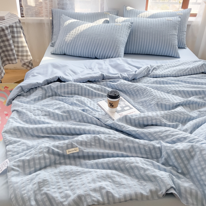 91家纺网 家纺一手货源 找家纺 赫本家纺2025新款泡泡纱夏被 夏被四件套 微蓝