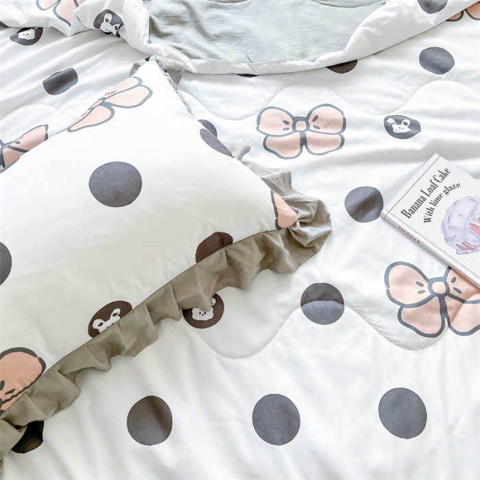 91家纺网 家纺一手货源 找家纺 2025新款吾欢心糯小棉韩版花边夏被四件套 波点蝴蝶结灰