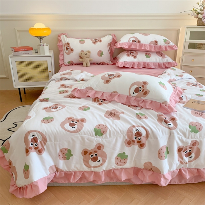 91家纺网 家纺一手货源 找家纺 2025新款吾欢心糯小棉韩版花边夏被四件套 草莓熊