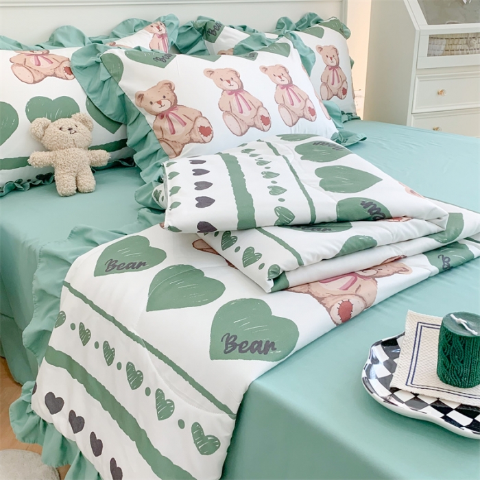 91家纺网 家纺一手货源 找家纺 2025新款吾欢心糯小棉韩版花边夏被四件套 芬迪熊