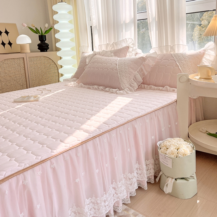 91家纺网 家纺一手货源 找家纺 罗艺轩 2024新款 泡泡纱夹棉床裙白雪公主系列四件套 少女粉