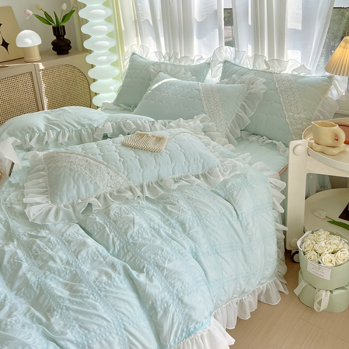 91家纺网 家纺一手货源 找家纺 罗艺轩 2024新款 泡泡纱夹棉床裙白雪公主系列四件套 天空蓝