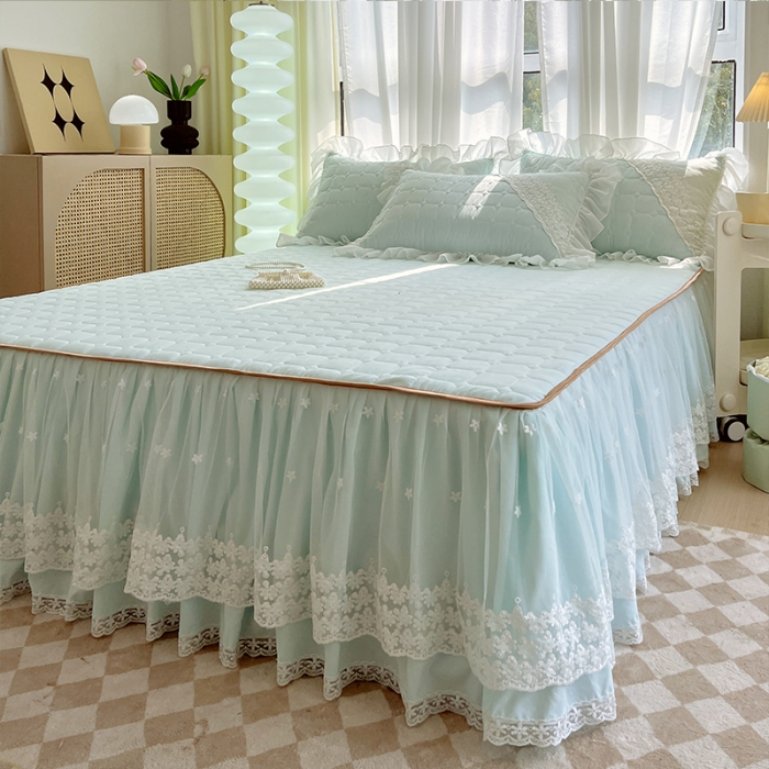 91家纺网 家纺一手货源 找家纺 罗艺轩 2024新款 泡泡纱夹棉床裙白雪公主系列四件套 天空蓝