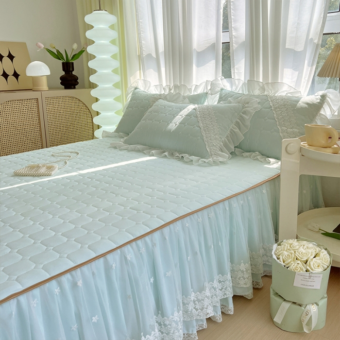 91家纺网 家纺一手货源 找家纺 罗艺轩 2024新款 泡泡纱夹棉床裙白雪公主系列四件套 天空蓝