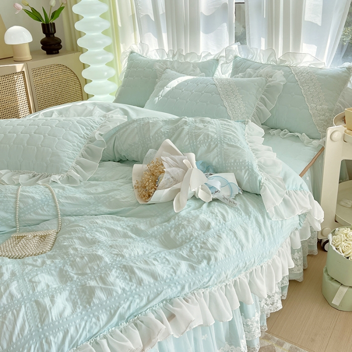 91家纺网 家纺一手货源 找家纺 罗艺轩 2024新款 泡泡纱夹棉床裙白雪公主系列四件套 天空蓝