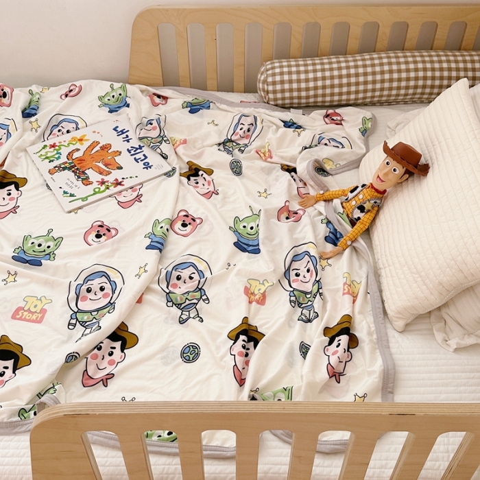 91家纺网 家纺一手货源 找家纺 星期八 2023新款 迪斯尼凉感毯 巴斯光年