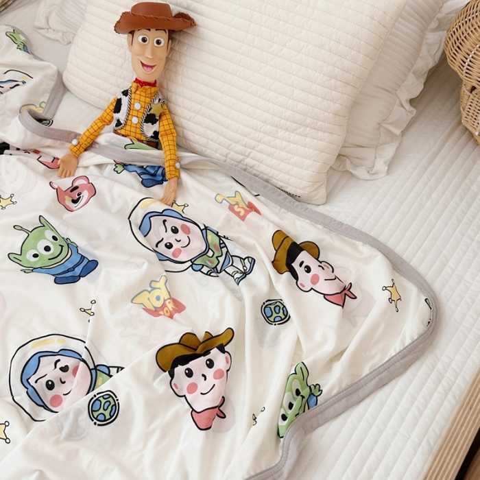 91家纺网 家纺一手货源 找家纺 星期八 2023新款 迪斯尼凉感毯 巴斯光年