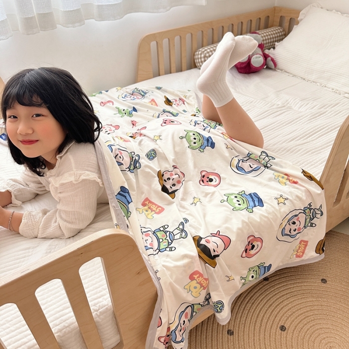 91家纺网 家纺一手货源 找家纺 星期八 2023新款 迪斯尼凉感毯 巴斯光年