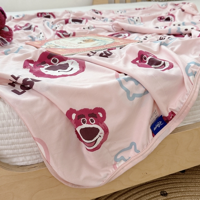 91家纺网 家纺一手货源 找家纺 星期八 2023新款 迪斯尼凉感毯 草莓熊