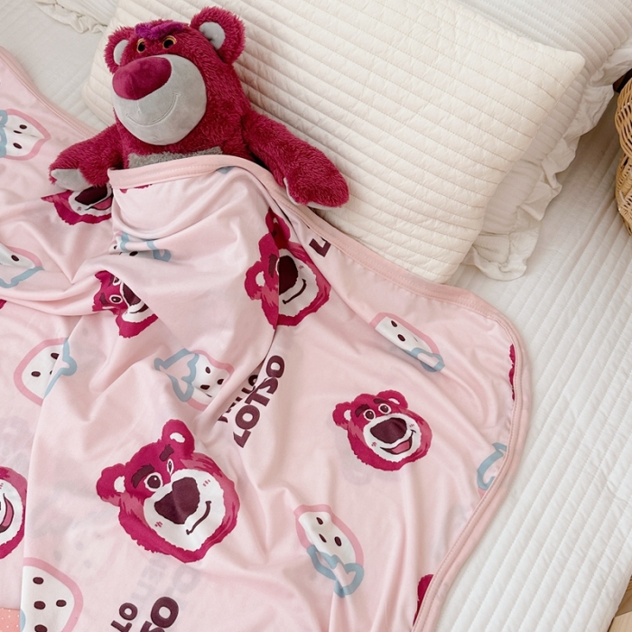 91家纺网 家纺一手货源 找家纺 星期八 2023新款 迪斯尼凉感毯 草莓熊