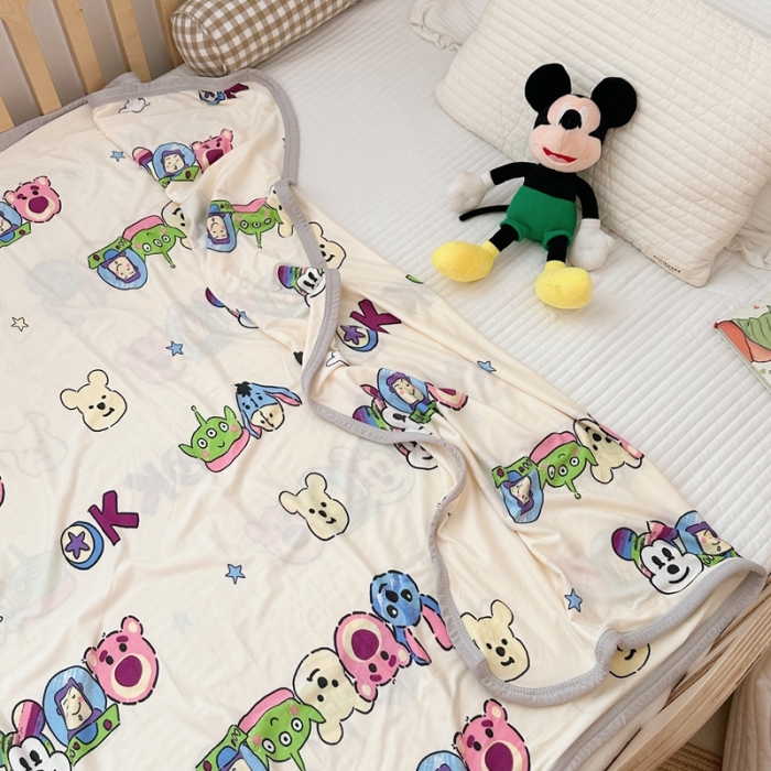 91家纺网 家纺一手货源 找家纺 星期八 2023新款 迪斯尼凉感毯 维尼乐园