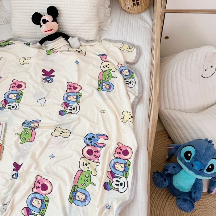 91家纺网 家纺一手货源 找家纺 星期八 2023新款 迪斯尼凉感毯 维尼乐园