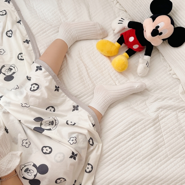 91家纺网 家纺一手货源 找家纺 星期八 2023新款 迪斯尼凉感毯 字母米奇