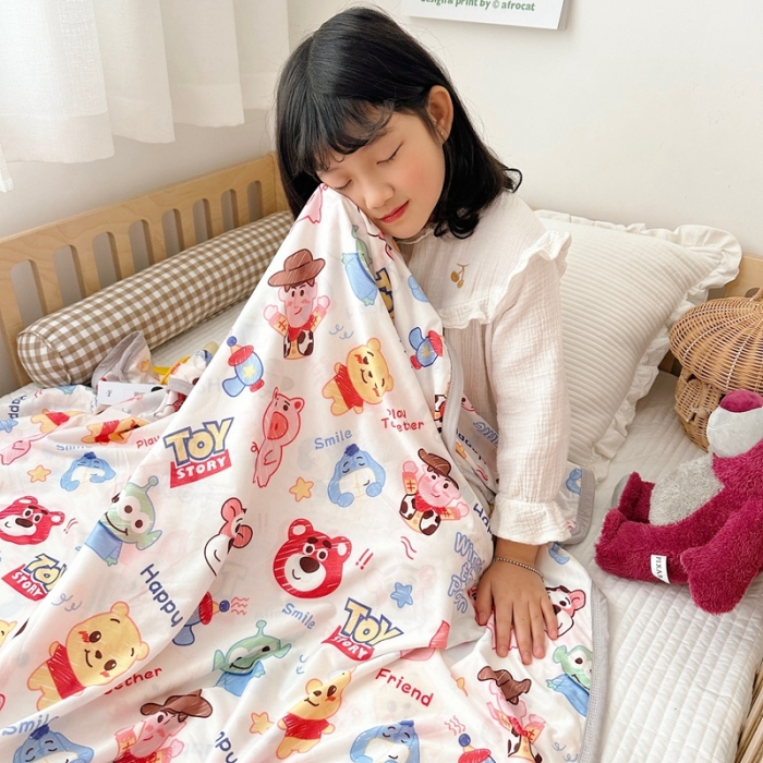 91家纺网 家纺一手货源 找家纺 星期八 2023新款 迪斯尼凉感毯 总动员