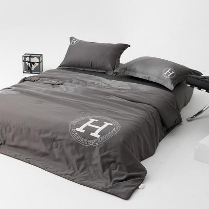 91家纺网 家纺一手货源 找家纺 （总）色鬼布艺 2023新款高级感凉感夏被四件套大牌H夏被四件套