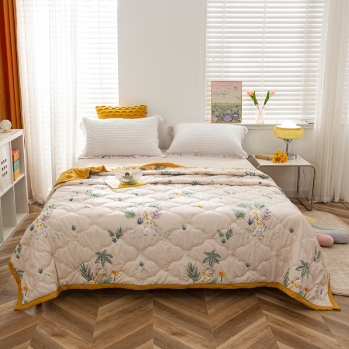 91家纺网 家纺一手货源 找家纺 爱派2023新款水洗棉印花夏被夏凉被空调被被子被芯 长颈鹿