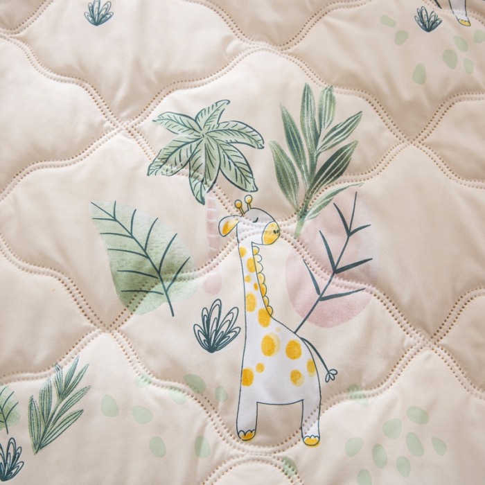 91家纺网 家纺一手货源 找家纺 爱派2023新款水洗棉印花夏被夏凉被空调被被子被芯 长颈鹿