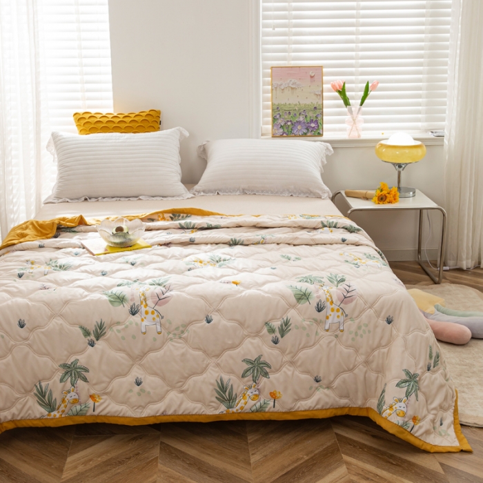 91家纺网 家纺一手货源 找家纺 爱派2023新款水洗棉印花夏被夏凉被空调被被子被芯 长颈鹿