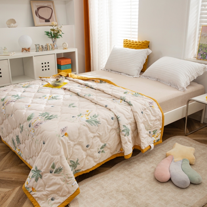 91家纺网 家纺一手货源 找家纺 爱派2023新款水洗棉印花夏被夏凉被空调被被子被芯 长颈鹿