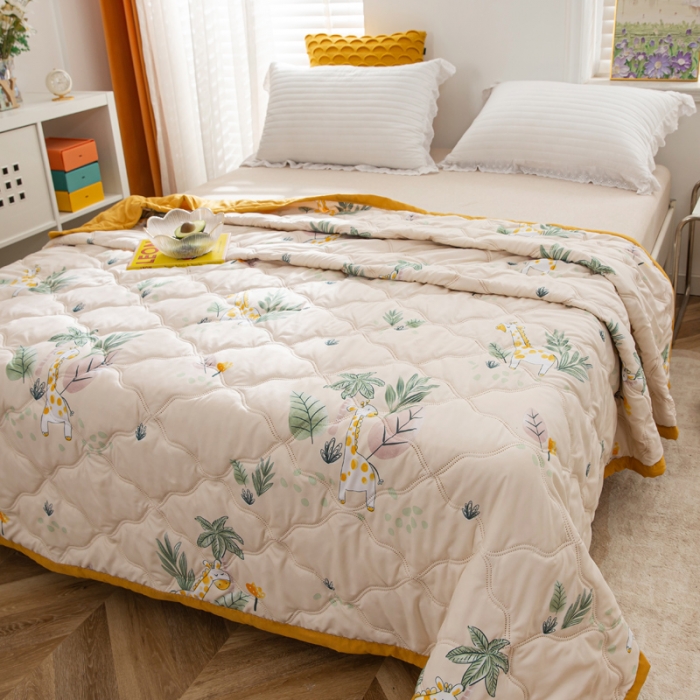 91家纺网 家纺一手货源 找家纺 爱派2023新款水洗棉印花夏被夏凉被空调被被子被芯 长颈鹿